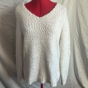 SM302 Kenneth Cole reaction fuzzy soft chunky knit sweater
